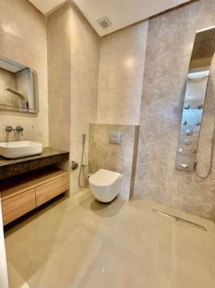 Appartement neuf à louer aux Almadies image 6