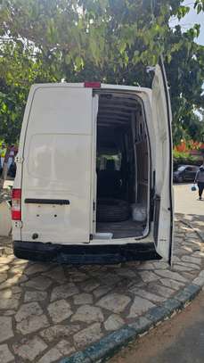 Location van image 8