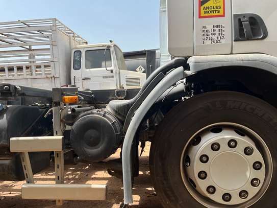 Camion porteur 10 tonnes image 4
