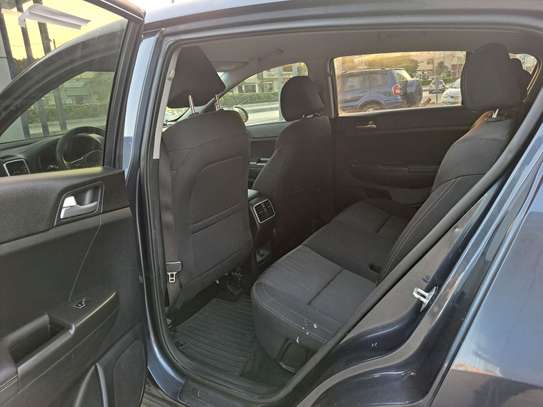 Kia Sportage SUV gris image 6