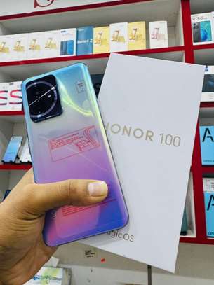 HONOR  100 5G 256GB RAM16 scellé image 3