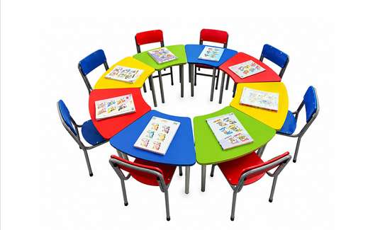 Table individuelle avec chaise semi-métallique image 3