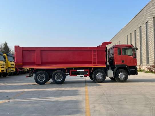Howo TX 8X4 Dump truck  ´ image 4