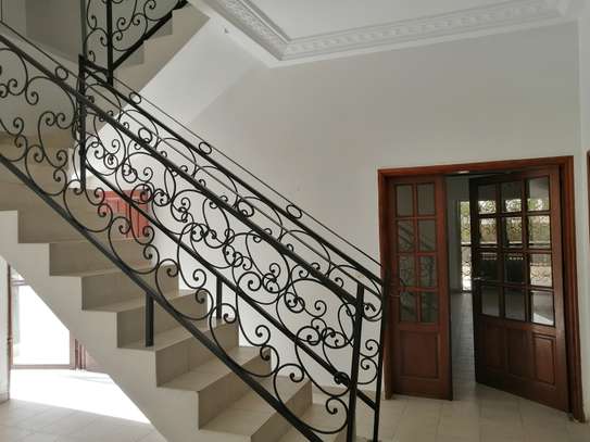 Villa R+1 à louer aux Almadies derrière Philippe Morris image 8