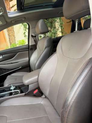 Hyundai Santa Fe 2020 full options image 8
