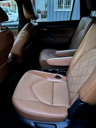 Toyota highlander hybride platinium image 3