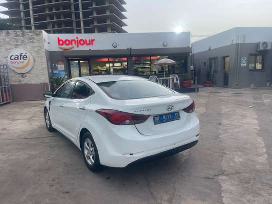 Hyundai Elantra 2015 image 4