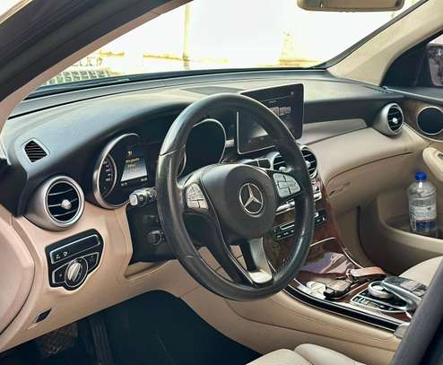 Mercedes Glc 300 image 12