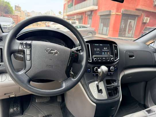 HYUNDAI STAREX 🔘 Année :   2017 image 5