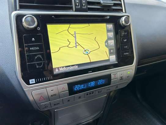 Toyota land cruiser Prado image 11