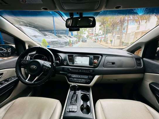 Kia carnivale 2017 image 3