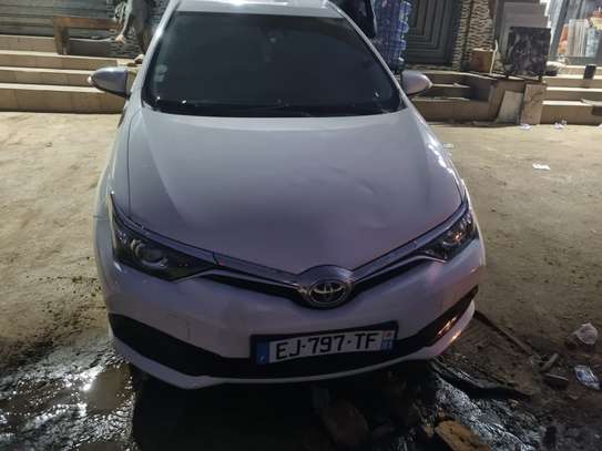 Toyota Auris 2018 image 2