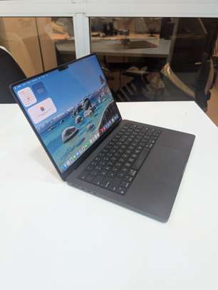 MacBook Pro M4 Pro 14 pouces 2024 24g de ram 512g image 4