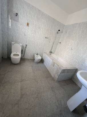 Jolie villa F6 avec jardin à Ngor Almadies image 12