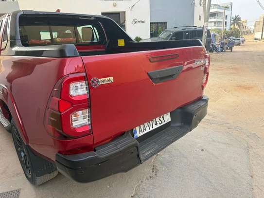 Hilux alta gama motor V6 gasolina image 13