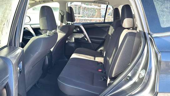 Toyota rav4 Hybride image 7