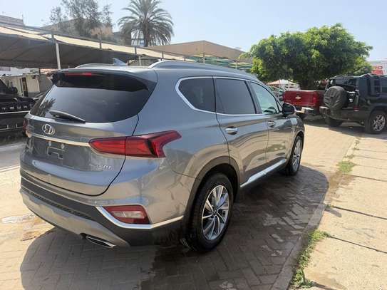 HYUNDAI SANTA FE 2019 image 6
