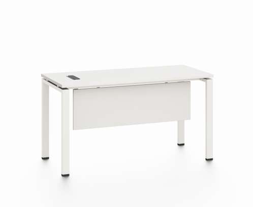 Plateau de table avec boîtier de câbles image 2