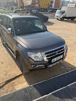 Mitsubishi pagero image 9