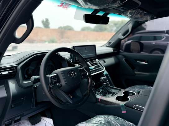 TOYOTA  LAND CRUISER LC300 VX-R 2026 image 7