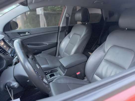 HYUNDAI TUCSON image 8