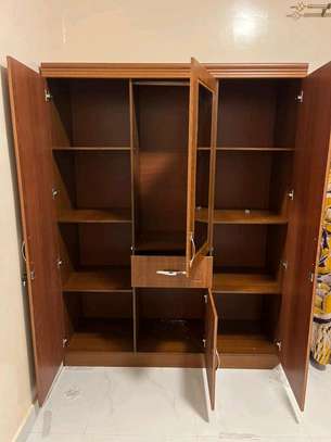 Armoire marron et blanc image 5