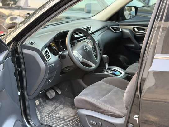 Nissan SUV 2016 image 12