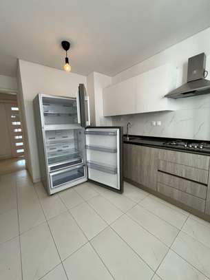 Appartement F4  à louer au Point  E image 12