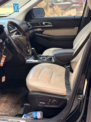 Ford Explorer Platinium 2017 image 4