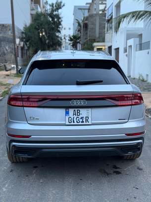 Audi Q8 S-LINE image 6