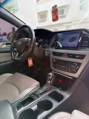 Hyundai Sonata image 4
