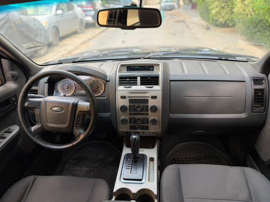 Ford escape image 3
