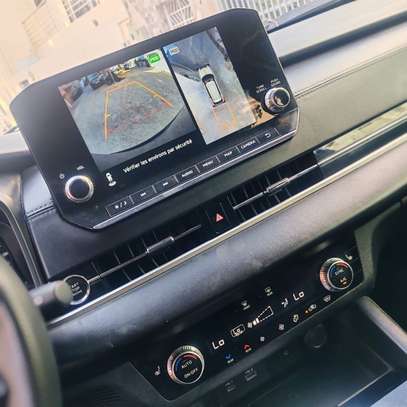 Mitsubishi Outlander SUV noir spacieux et sûr image 9