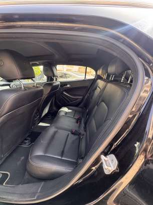 Mercedes GLA 250 image 9