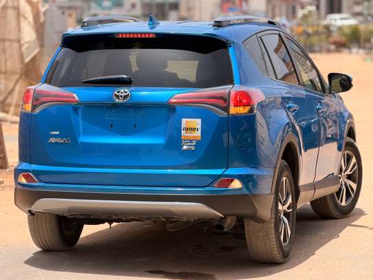 TOYOTA RAV4 XLE AWD  2017 image 7