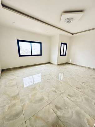 PENTHOUSE F5 A LOUER A NGOR image 7