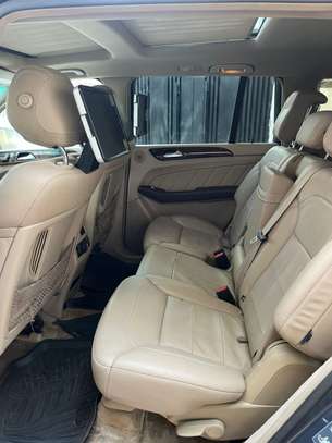 MERCEDES GLS 450 image 8