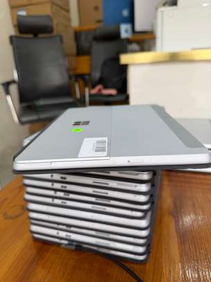 Microsoft Surface G2 2-in-1 image 2
