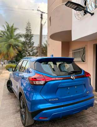 Nissane kicks 2021 automatique esance 4 clinder 1.6 full image 5