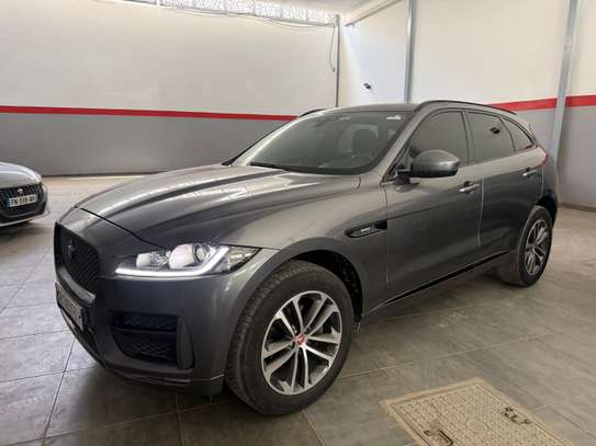 Jaguars f-pace 2018 image 4
