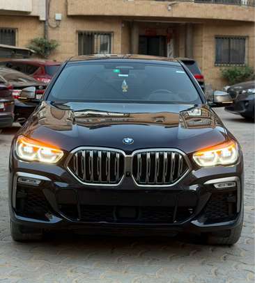 BMW X6 M50i 2022 image 9