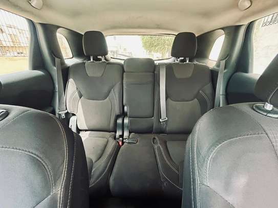 Mitsubishi outlander image 2