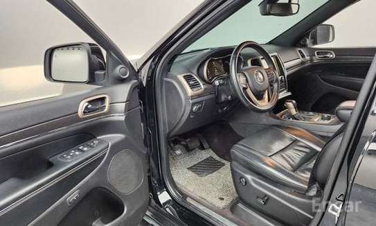 Jeep Grand Cherokee 2017 full options image 9