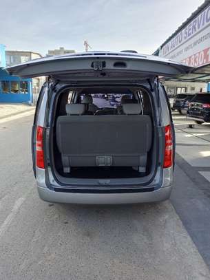 Hyundai Starex manuelle 51.000 kms 12 places image 11