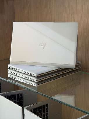 Hp Elitebook 830 G8 image 6
