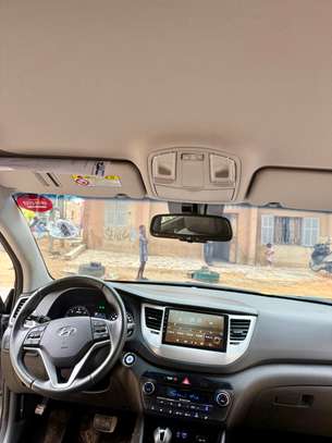 HYUNDAI TUCSON 2018 image 11