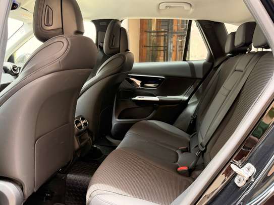 Mercedes CLC 400 E _2025 image 9