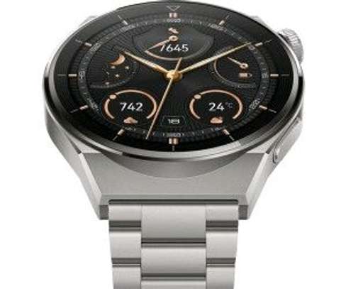 UNE MONTRE HUAWEI GT3 PRO image 3