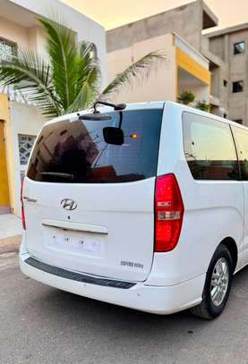 HYUNDAI GRAND STAREX 12 places image 13