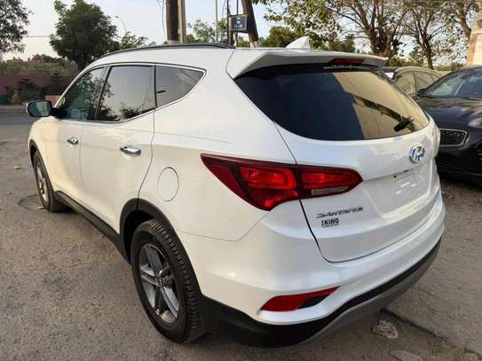 Hyundai Santafe image 9